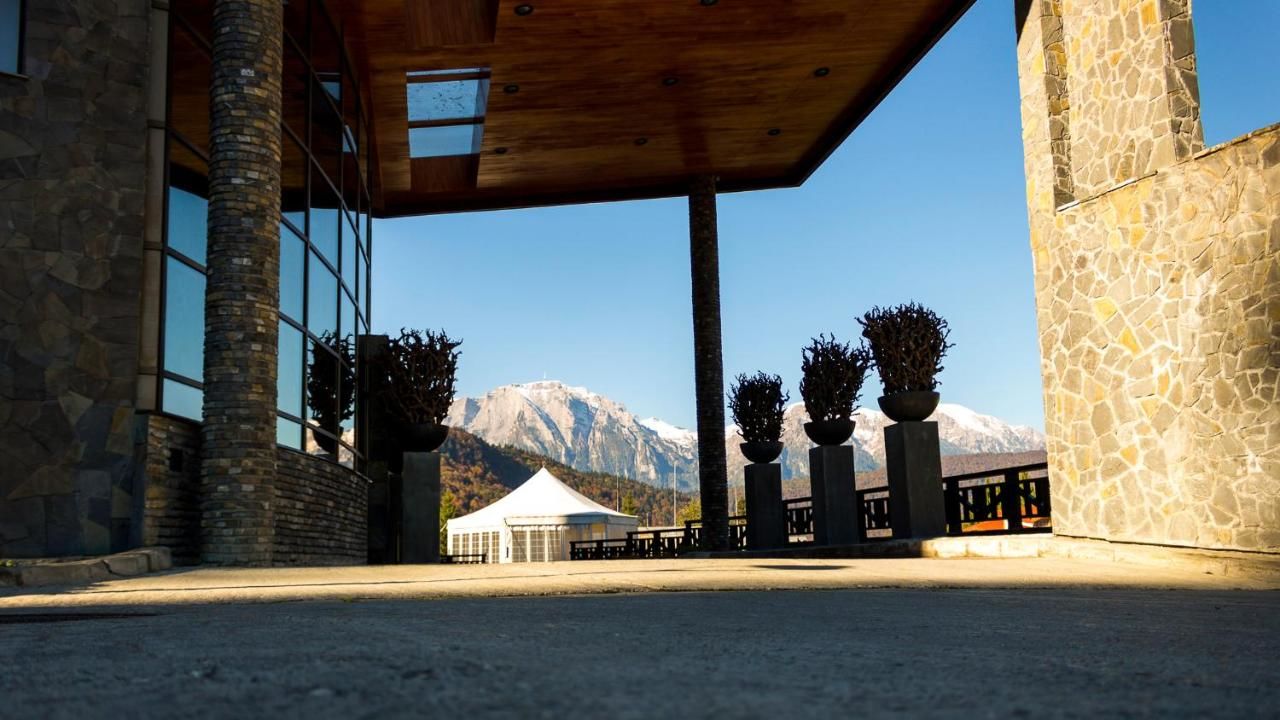 Отель Lux Garden Hotel Азуга-23