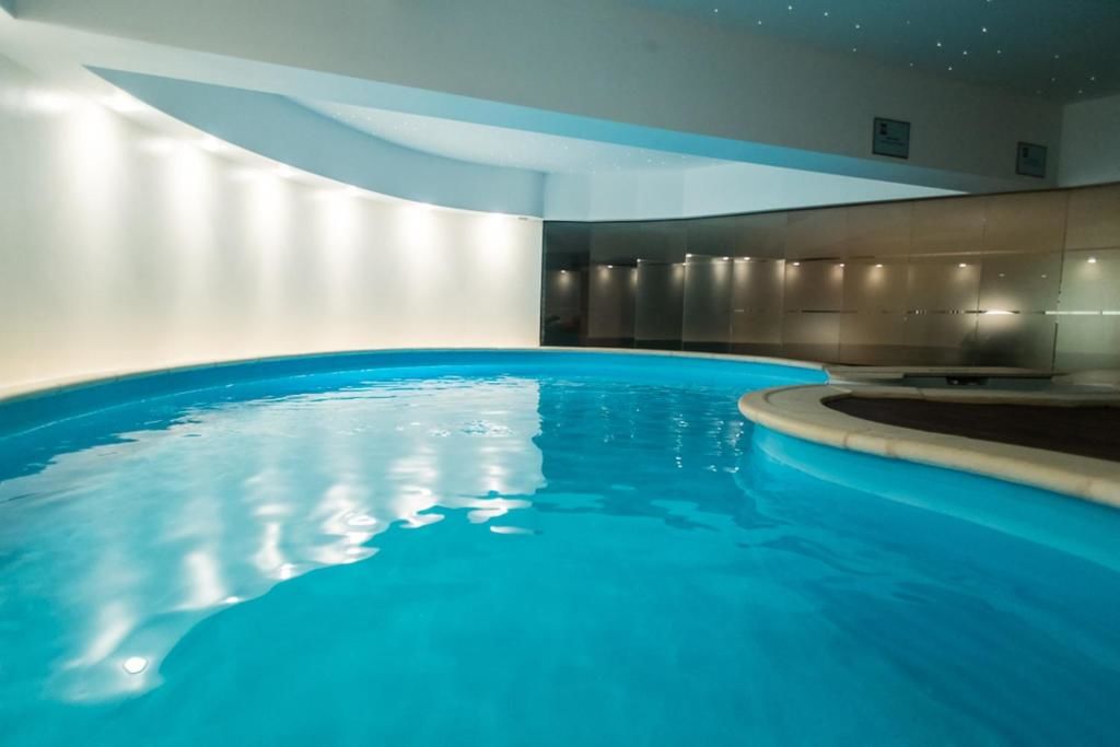 Отель Lux Garden Hotel Азуга-55